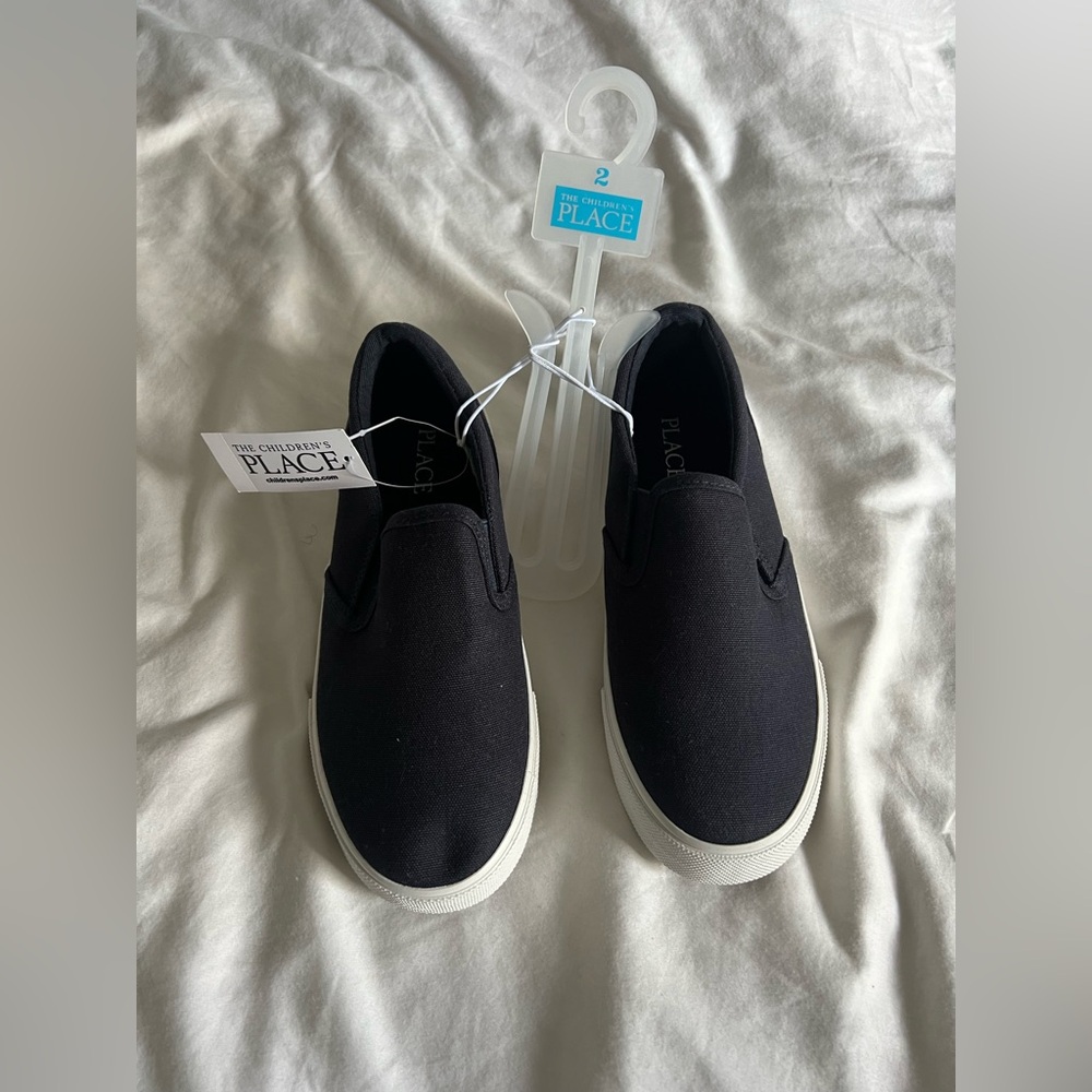 Deep navy Children’s Place slip on kid’s size 2